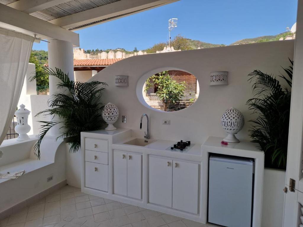 Sikelia Elegant Suite Đảo Lipari Ngoại thất bức ảnh